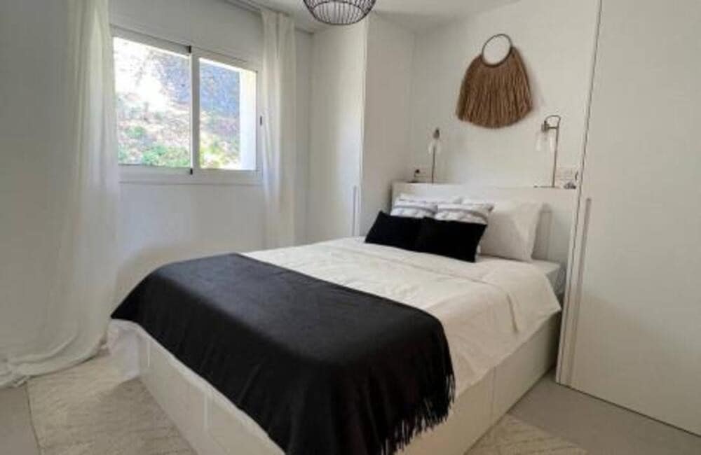 4 soveværelse Penthouse til leje i Los Arqueros med swimmingpool garage - € 4.000 (Ref: 9296605)