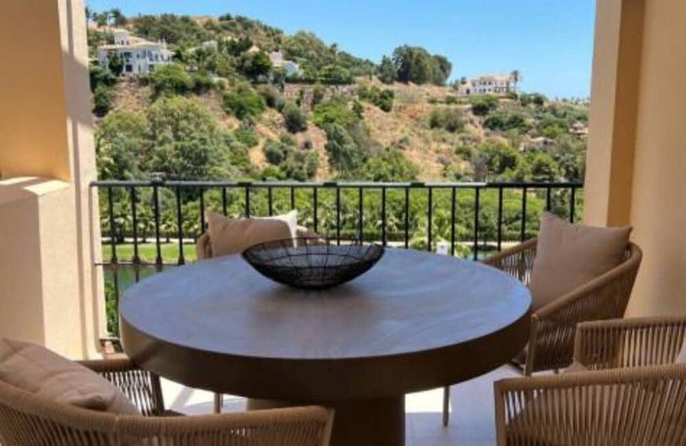 4 soveværelse Penthouse til leje i Los Arqueros med swimmingpool garage - € 4.000 (Ref: 9296605)