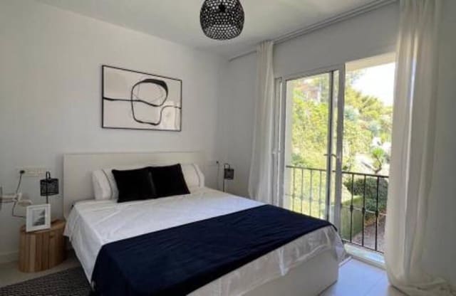 4 bedroom Penthouse for rent in Los Arqueros, Benahavís with pool garage - € 4,000 (Ref: 9296605)