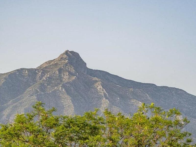 2 soverom Leilighet til leie i Marbella med svømmebasseng garasje - € 2 700 (Ref: 9296607)