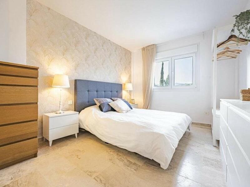 2 soverom Leilighet til leie i Marbella med svømmebasseng garasje - € 2 700 (Ref: 9296607)