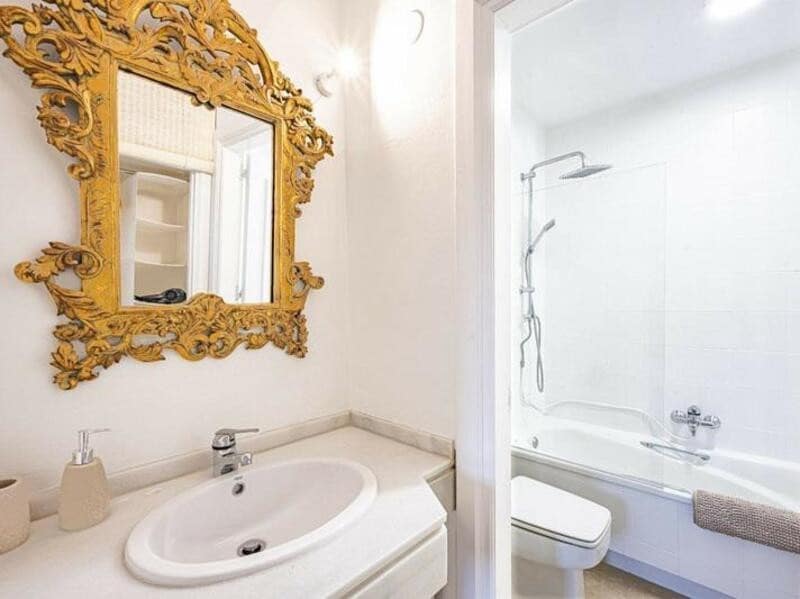 2 soverom Leilighet til leie i Marbella med svømmebasseng garasje - € 2 700 (Ref: 9296607)