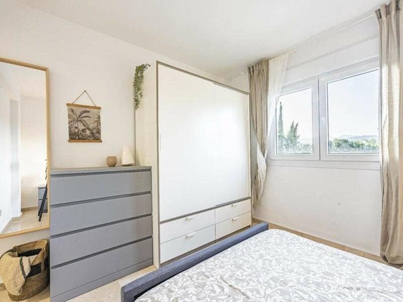 2 soverom Leilighet til leie i Marbella med svømmebasseng garasje - € 2 700 (Ref: 9296607)