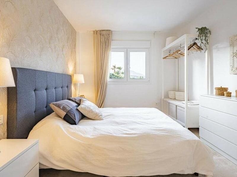 2 soverom Leilighet til leie i Marbella med svømmebasseng garasje - € 2 700 (Ref: 9296607)