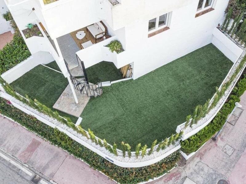 2 soverom Leilighet til leie i Marbella med svømmebasseng garasje - € 2 700 (Ref: 9296607)