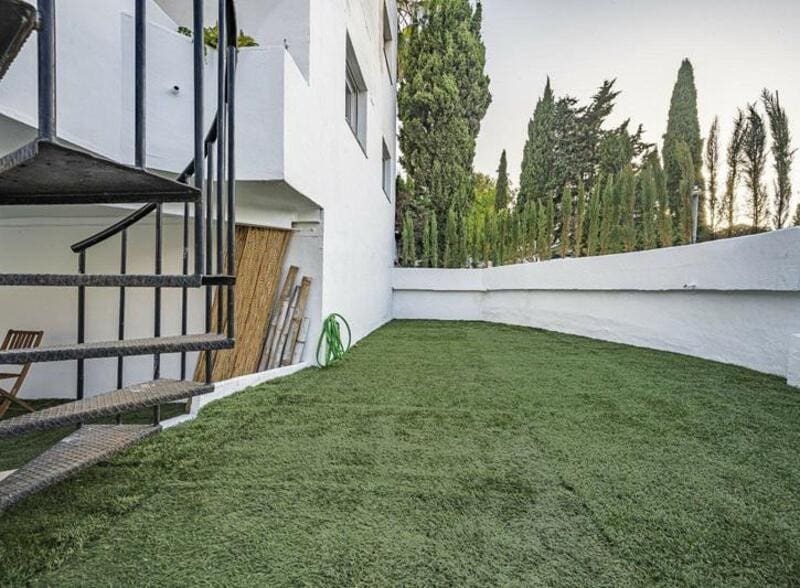 2 soverom Leilighet til leie i Marbella med svømmebasseng garasje - € 2 700 (Ref: 9296607)