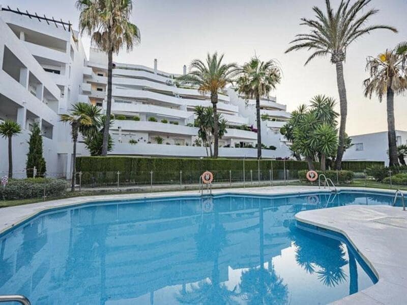 2 soverom Leilighet til leie i Marbella med svømmebasseng garasje - € 2 700 (Ref: 9296607)