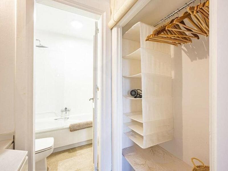 2 soverom Leilighet til leie i Marbella med svømmebasseng garasje - € 2 700 (Ref: 9296607)