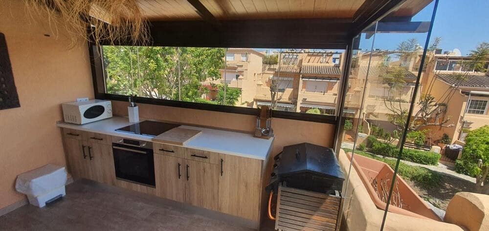 4 sypialnia Dom do wynajęcia w Marbella z basenem garażem - 4 500 € (Ref: 9303021)