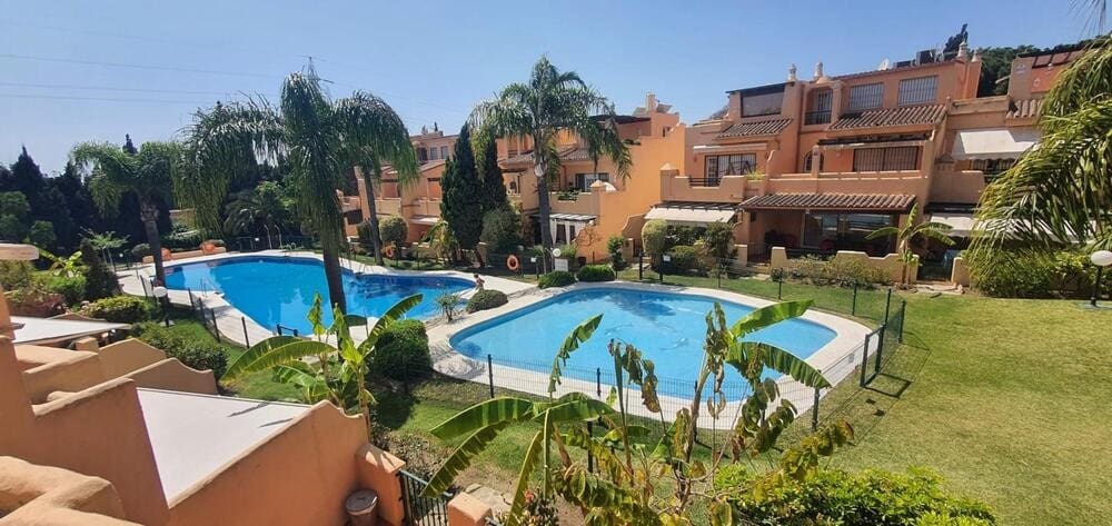 4 sypialnia Dom do wynajęcia w Marbella z basenem garażem - 4 500 € (Ref: 9303021)
