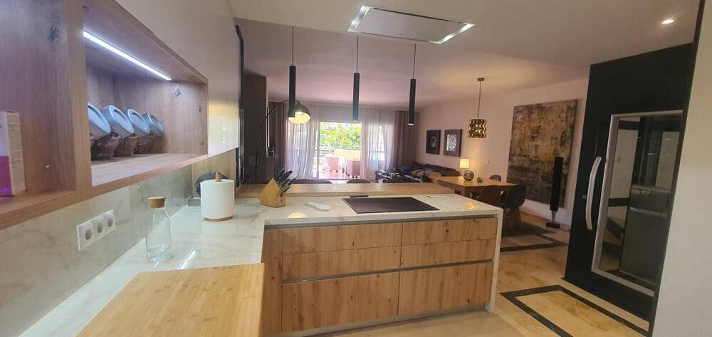 4 sypialnia Dom do wynajęcia w Marbella z basenem garażem - 4 500 € (Ref: 9303021)