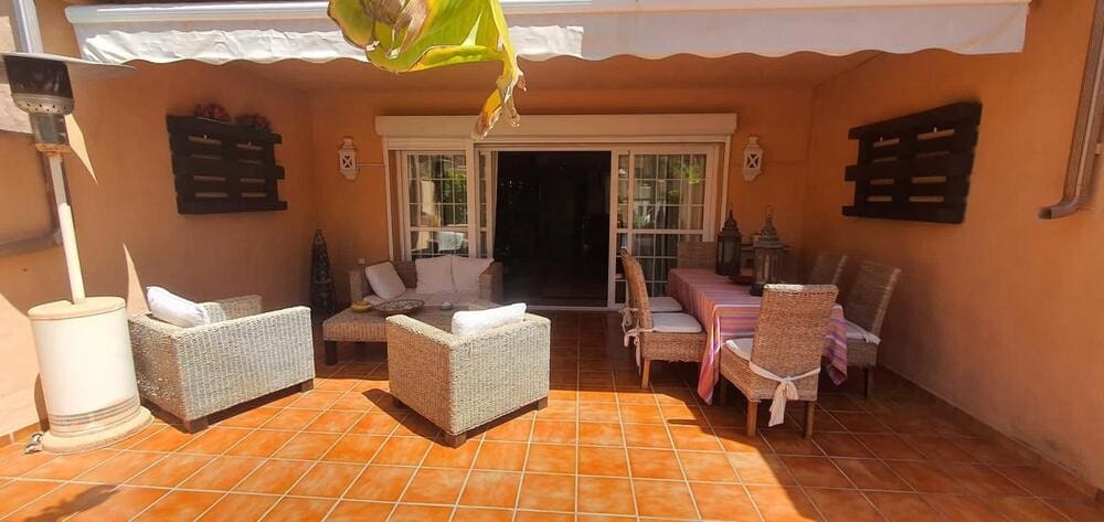 4 sypialnia Dom do wynajęcia w Marbella z basenem garażem - 4 500 € (Ref: 9303021)