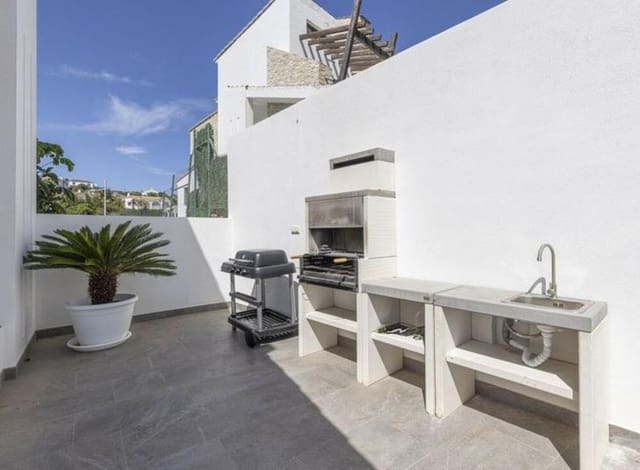 4 makuuhuone Paritalo vuokrattavana paikassa Valle Romano Golf, Estepona mukana uima-altaan - 4 000 € (Ref: 9303022)