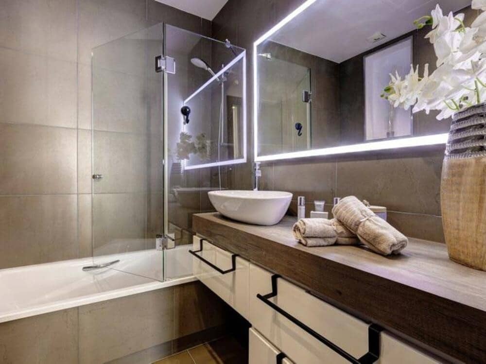 4 soveværelse Semi-Rækkehus til leje i Estepona med swimmingpool - € 4.000 (Ref: 9303022)