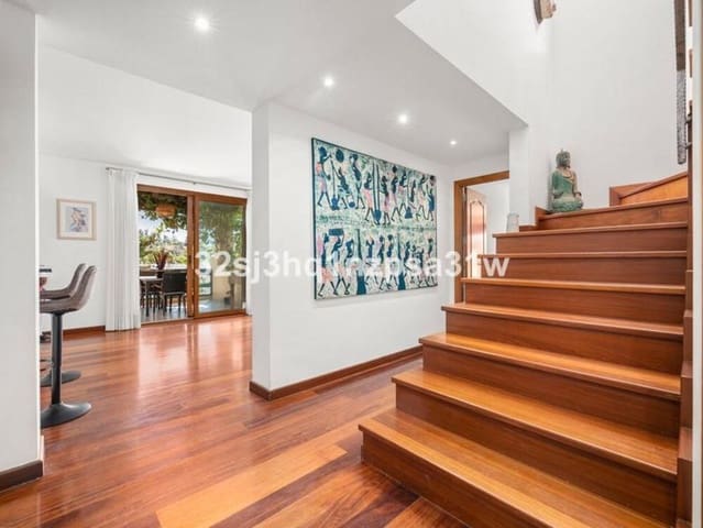 4 bedroom Penthouse for sale in Saladillo-Benamara, Estepona with pool garage - € 780,000 (Ref: 9303023)