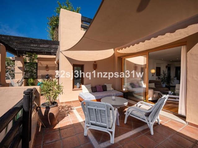 4 chambre Penthouse à vendre à Saladillo-Benamara, Estepona avec piscine garage - 780 000 € (Ref: 9303023)