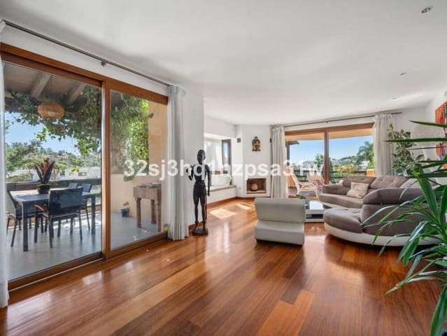 4 chambre Penthouse à vendre à Saladillo-Benamara, Estepona avec piscine garage - 780 000 € (Ref: 9303023)