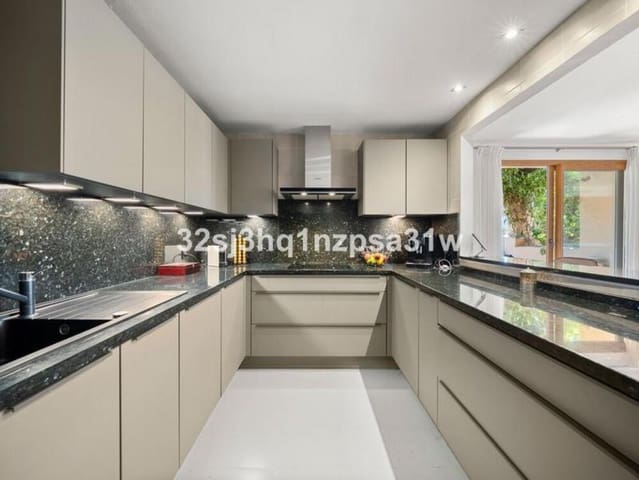 4 chambre Penthouse à vendre à Saladillo-Benamara, Estepona avec piscine garage - 780 000 € (Ref: 9303023)