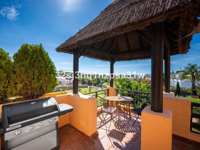 4 chambre Penthouse à vendre à Saladillo-Benamara, Estepona avec piscine garage - 780 000 € (Ref: 9303023)