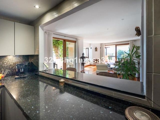 4 chambre Penthouse à vendre à Saladillo-Benamara, Estepona avec piscine garage - 780 000 € (Ref: 9303023)