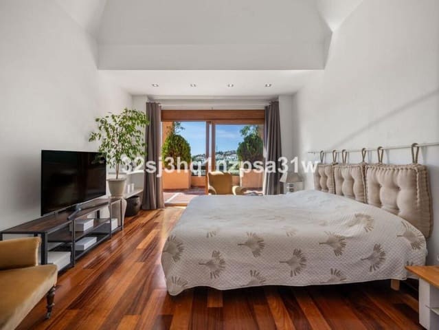 4 chambre Penthouse à vendre à Saladillo-Benamara, Estepona avec piscine garage - 780 000 € (Ref: 9303023)