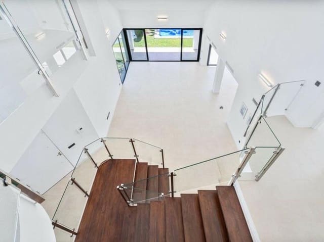 4 sypialnia Willa na sprzedaż w San Pedro de Alcántara Pueblo, Marbella z basenem garażem - 2 650 000 € (Ref: 9303024)