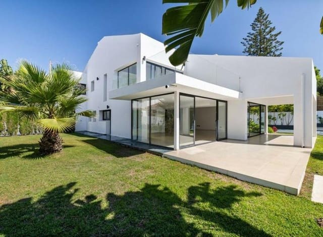 4 sypialnia Willa na sprzedaż w San Pedro de Alcántara Pueblo, Marbella z basenem garażem - 2 650 000 € (Ref: 9303024)