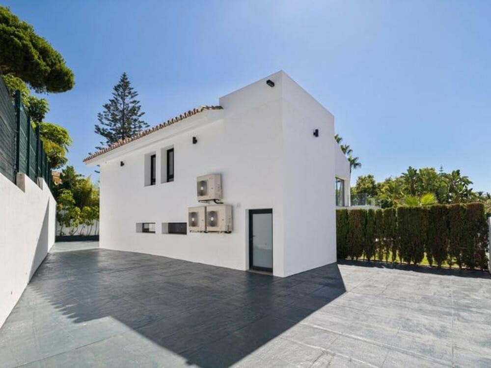 4 sypialnia Willa na sprzedaż w San Pedro de Alcantara z basenem garażem - 2 650 000 € (Ref: 9303024)