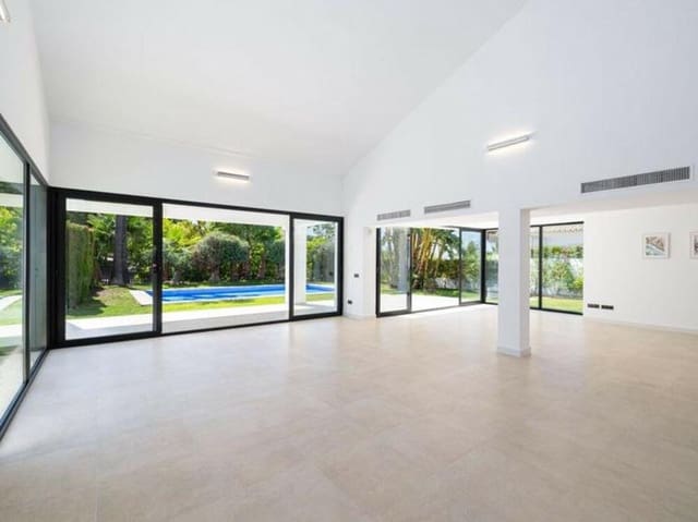 4 makuuhuone Huvila myytävänä paikassa San Pedro de Alcántara Pueblo, Marbella mukana uima-altaan 
autotalli - 2 650 000 € (Ref: 9303024)