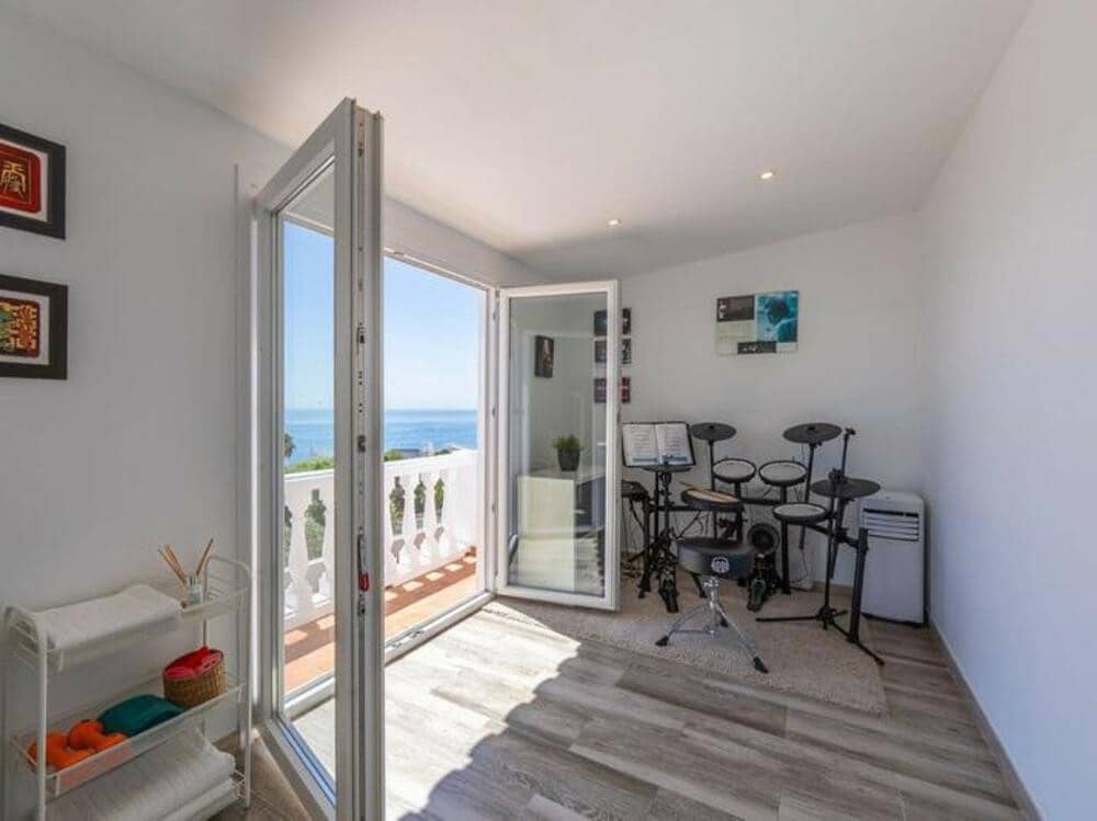 3 bedroom Villa for sale in Bahia Dorada with pool garage - € 750,000 (Ref: 9303026)