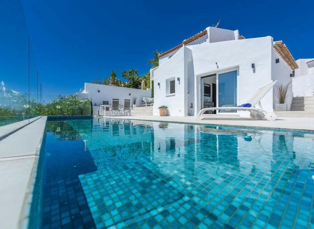 3 bedroom Villa for sale in Bahia Dorada with pool garage - € 750,000 (Ref: 9303026)