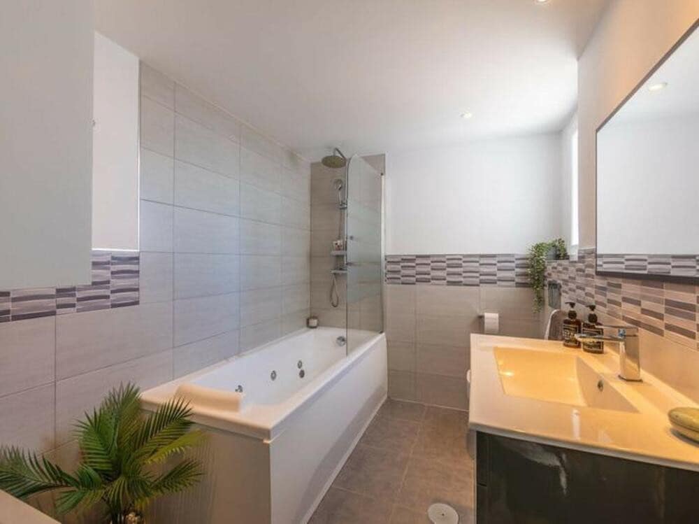 3 bedroom Villa for sale in Bahia Dorada with pool garage - € 750,000 (Ref: 9303026)