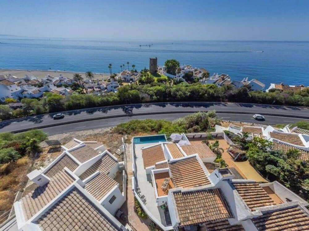 3 bedroom Villa for sale in Bahia Dorada with pool garage - € 750,000 (Ref: 9303026)