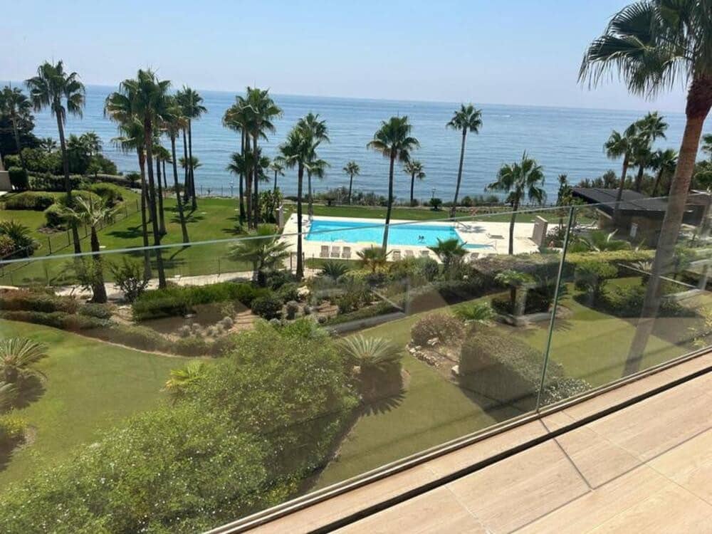 3 chambre Penthouse à vendre à Estepona avec piscine garage - 1 395 000 € (Ref: 9310411)