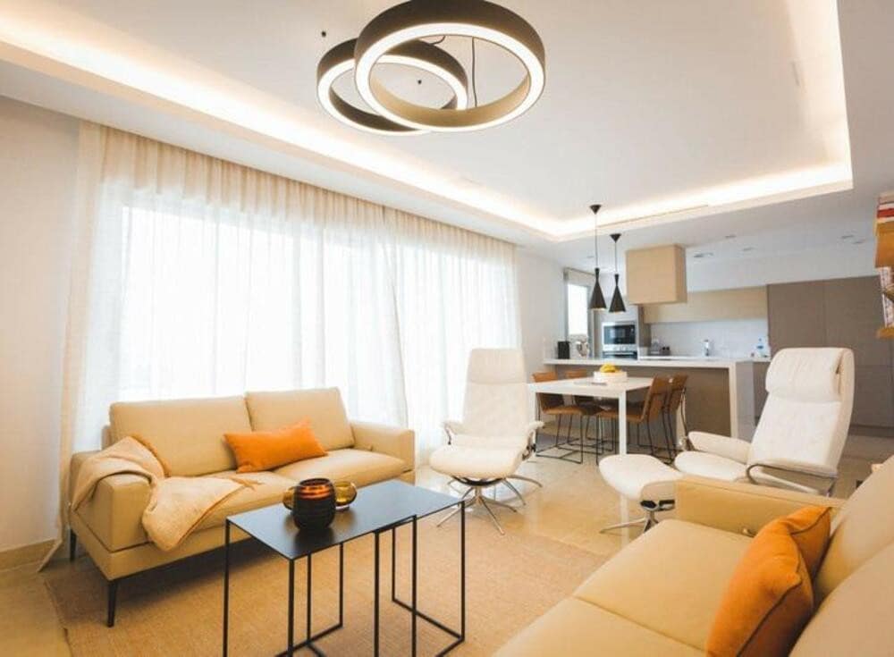 3 quarto Penthouse para arrendar em Estepona com piscina garagem - 4 000 € (Ref: 9310412)