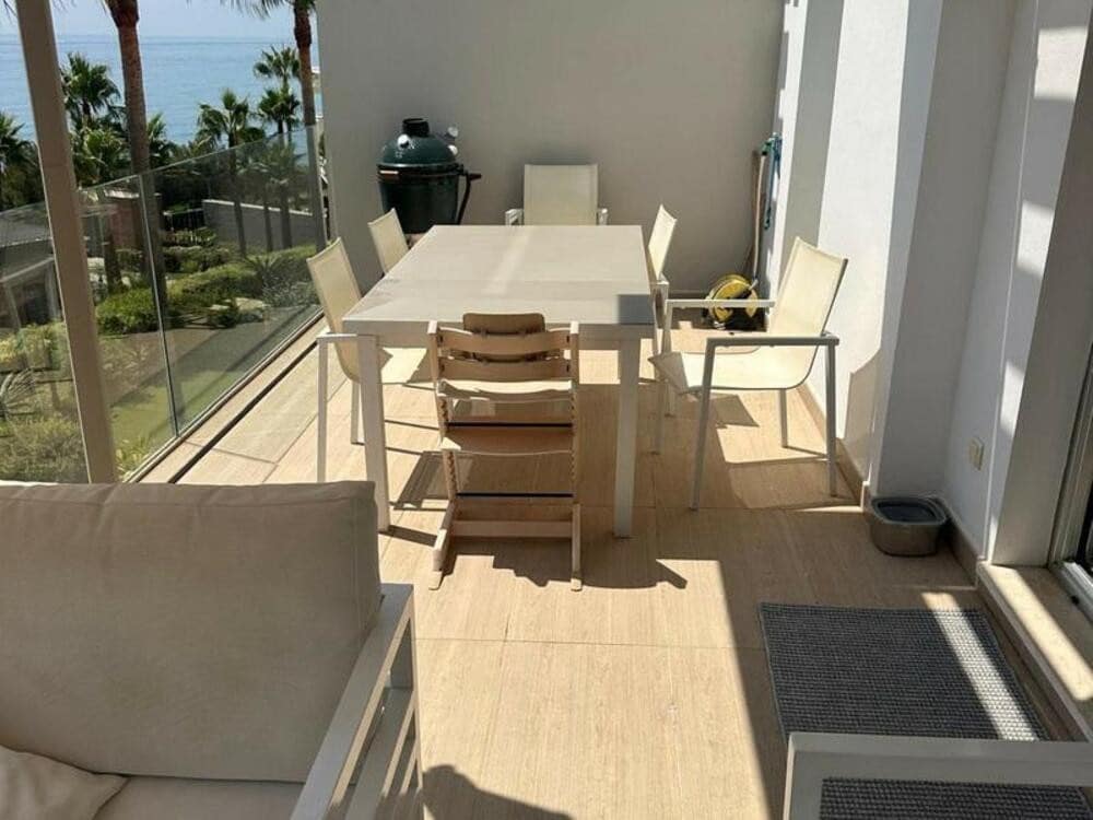 3 quarto Penthouse para arrendar em Estepona com piscina garagem - 4 000 € (Ref: 9310412)