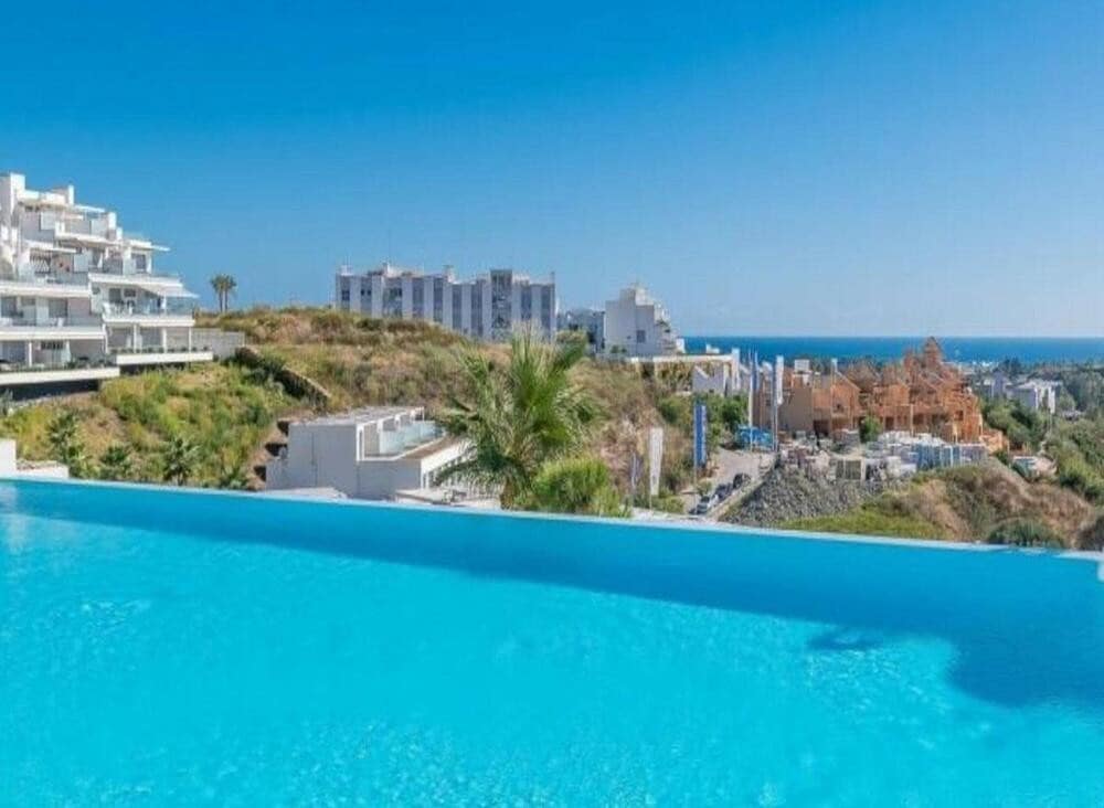 3 soveværelse Byhus til leje i Benahavis med swimmingpool garage - € 3.500 (Ref: 9317148)