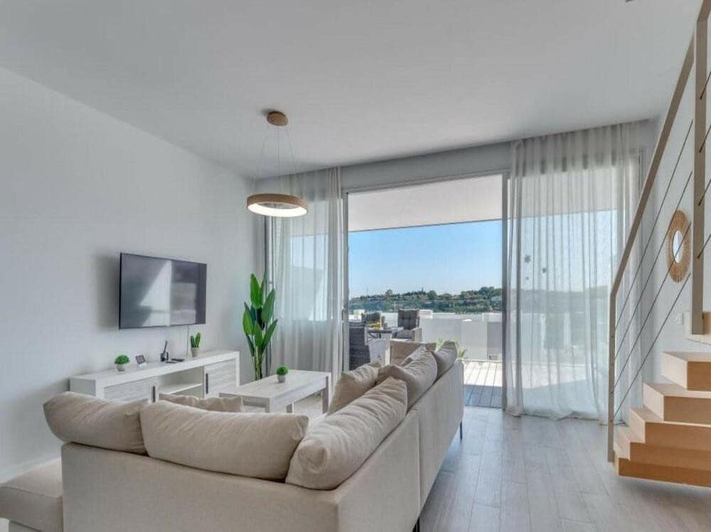 3 soveværelse Byhus til leje i Benahavis med swimmingpool garage - € 3.500 (Ref: 9317148)