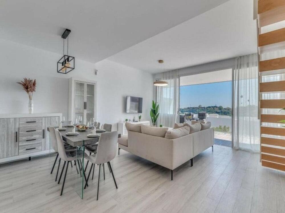 3 soveværelse Byhus til leje i Benahavis med swimmingpool garage - € 3.500 (Ref: 9317148)