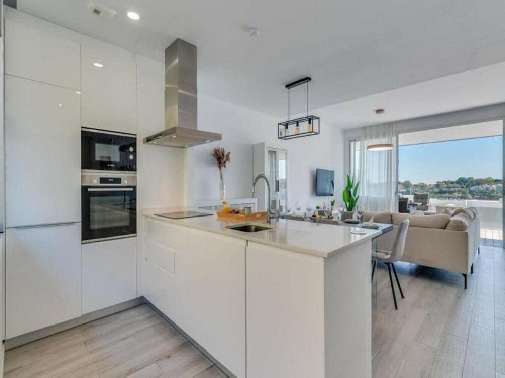 3 soveværelse Byhus til leje i Benahavis med swimmingpool garage - € 3.500 (Ref: 9317148)