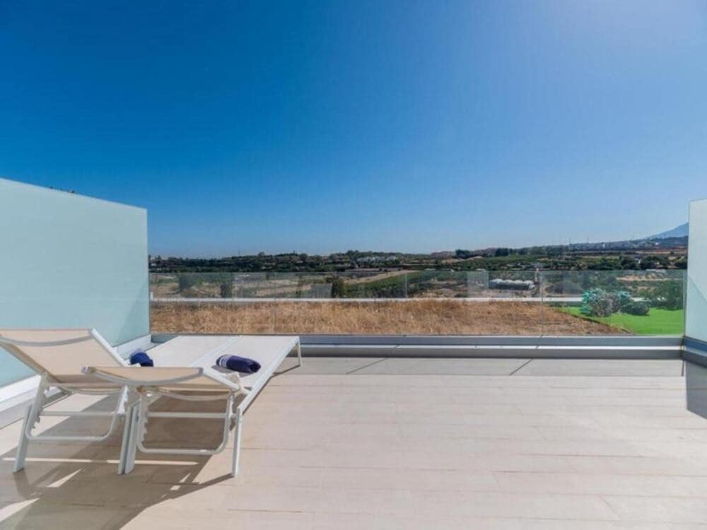 3 soveværelse Byhus til leje i Benahavis med swimmingpool garage - € 3.500 (Ref: 9317148)