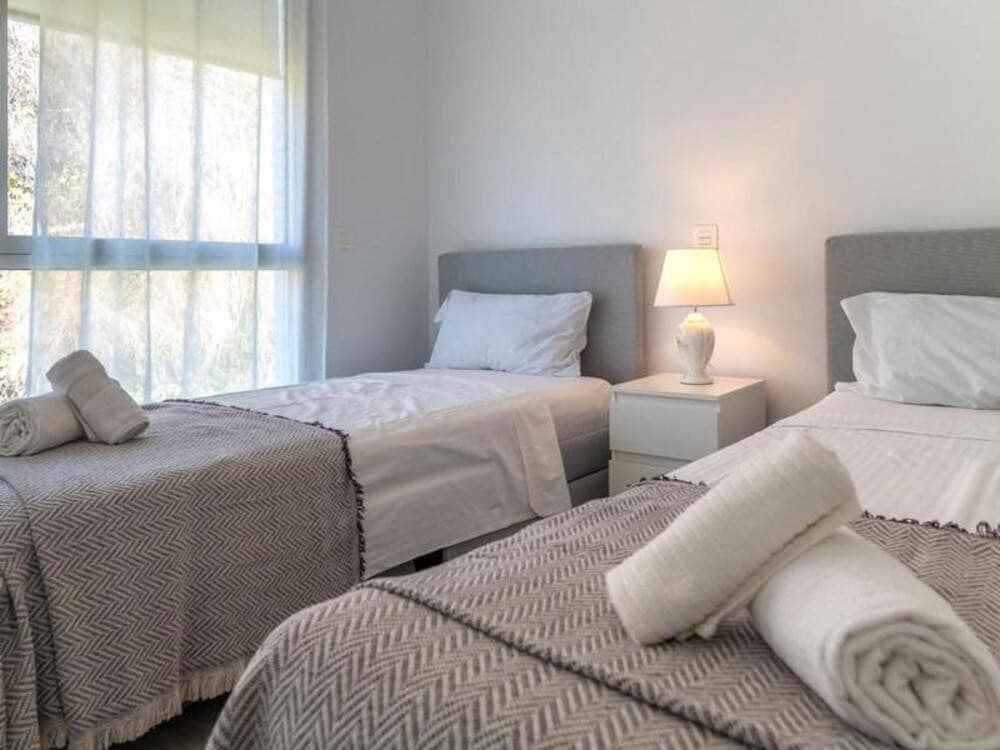 3 soveværelse Byhus til leje i Benahavis med swimmingpool garage - € 3.500 (Ref: 9317148)