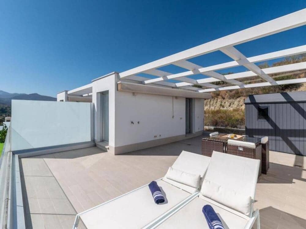 3 soveværelse Byhus til leje i Benahavis med swimmingpool garage - € 3.500 (Ref: 9317148)