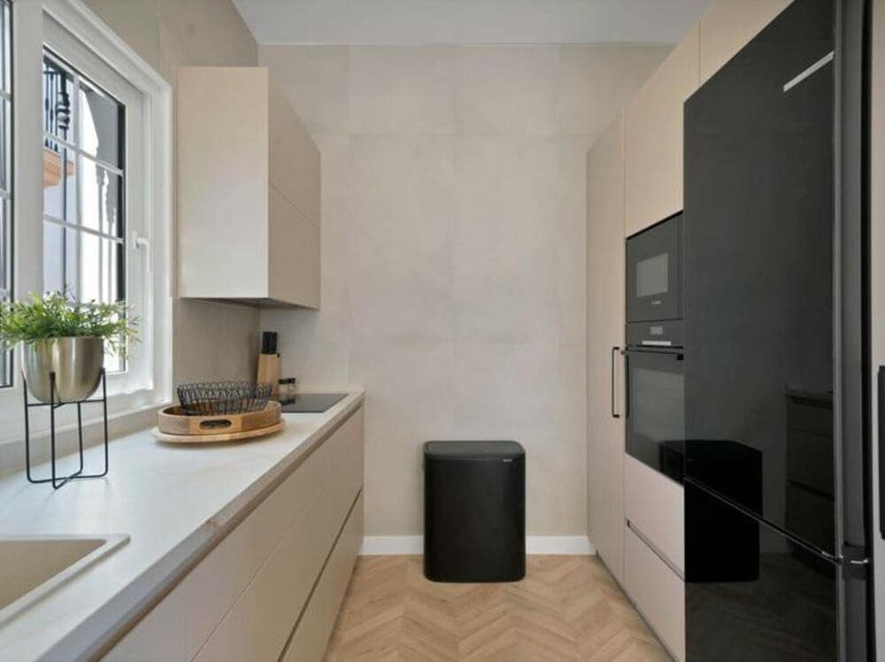 5 soveværelse Byhus til leje i Marbella med swimmingpool garage - € 6.900 (Ref: 9317150)