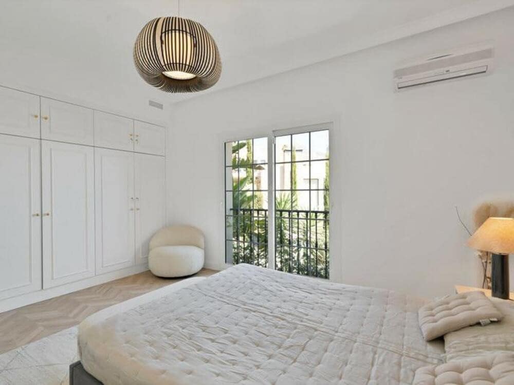 5 soveværelse Byhus til leje i Marbella med swimmingpool garage - € 6.900 (Ref: 9317150)