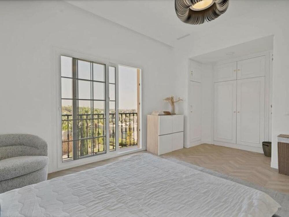 5 soveværelse Byhus til leje i Marbella med swimmingpool garage - € 6.900 (Ref: 9317150)