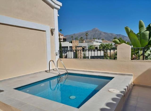 5 makuuhuone Omakotitalo vuokrattavana paikassa Los Naranjos, Marbella mukana uima-altaan 
autotalli - 6 900 € (Ref: 9317150)