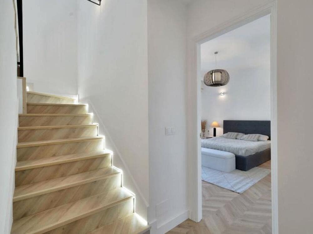 5 bedroom Townhouse for rent in Marbella with pool garage - € 6,900 (Ref: 9317150)