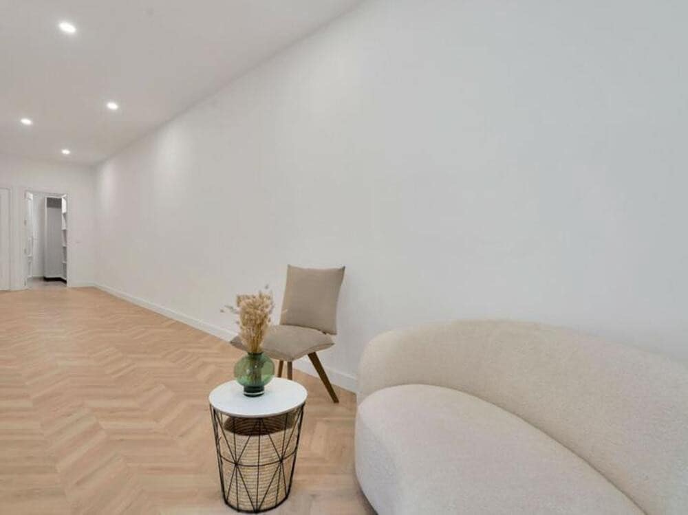 5 bedroom Townhouse for rent in Marbella with pool garage - € 6,900 (Ref: 9317150)