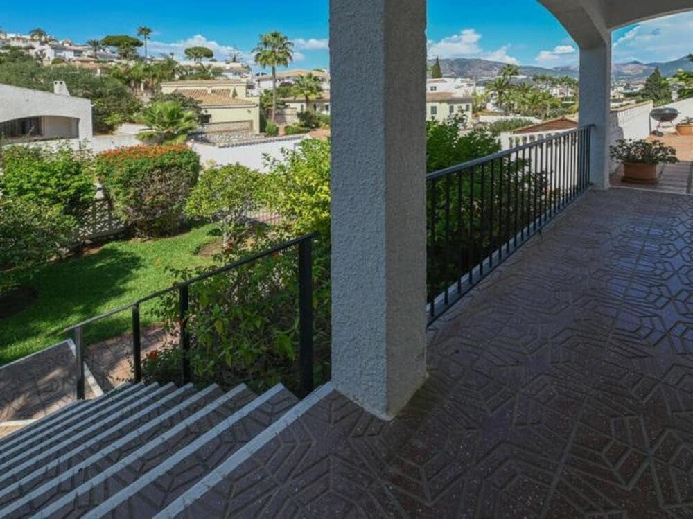 3 bedroom Villa for sale in Mijas Costa with pool garage - € 730,000 (Ref: 9321418)